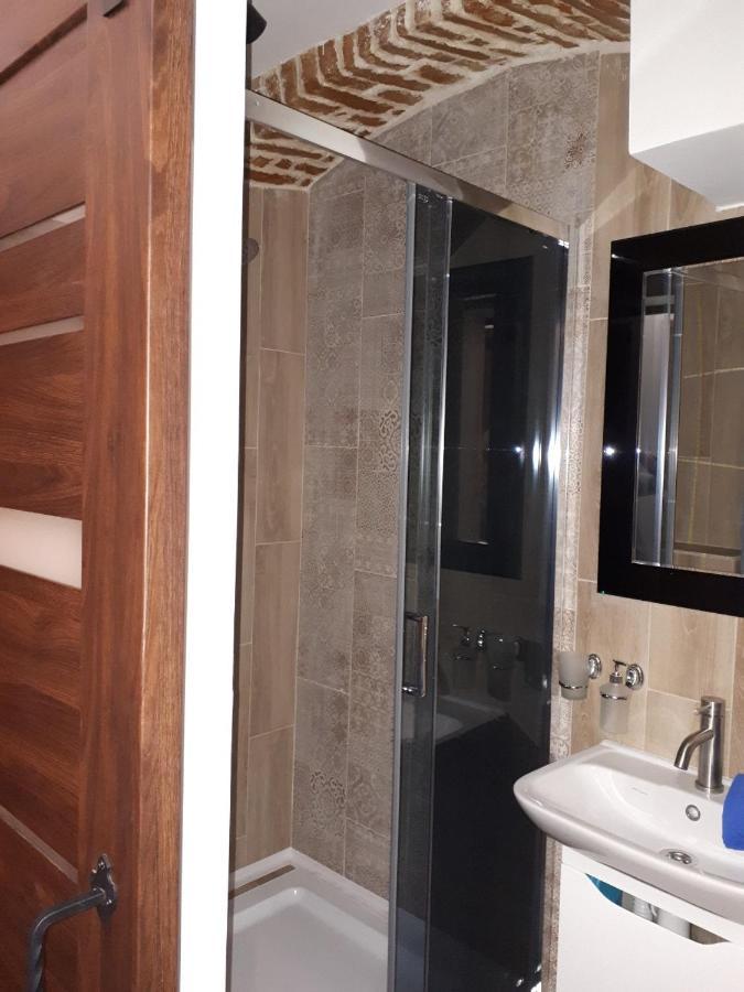 Ferienwohnung Cozy Loft В Самому Центрі Львова Exterior foto